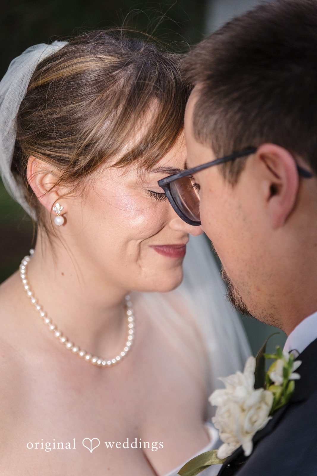 Hannah + Jonathan Sweet moment between Hannah and Jonathan