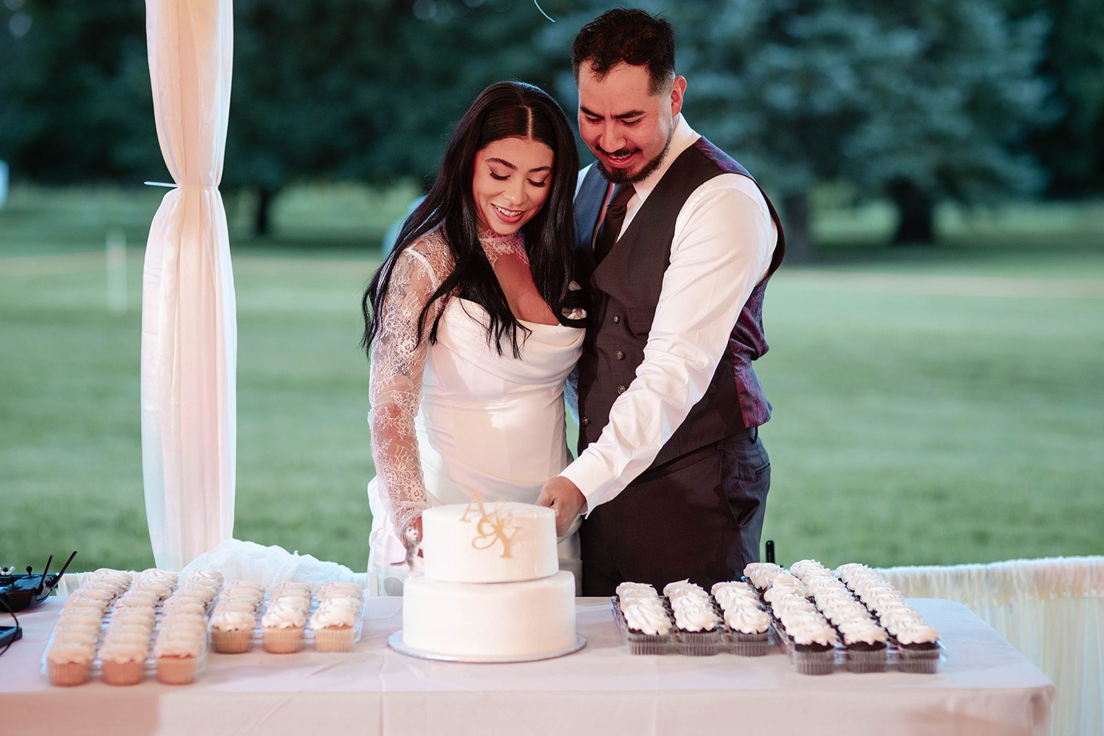 Illinois Backyard Wedding | Aaron & Yamileex -
