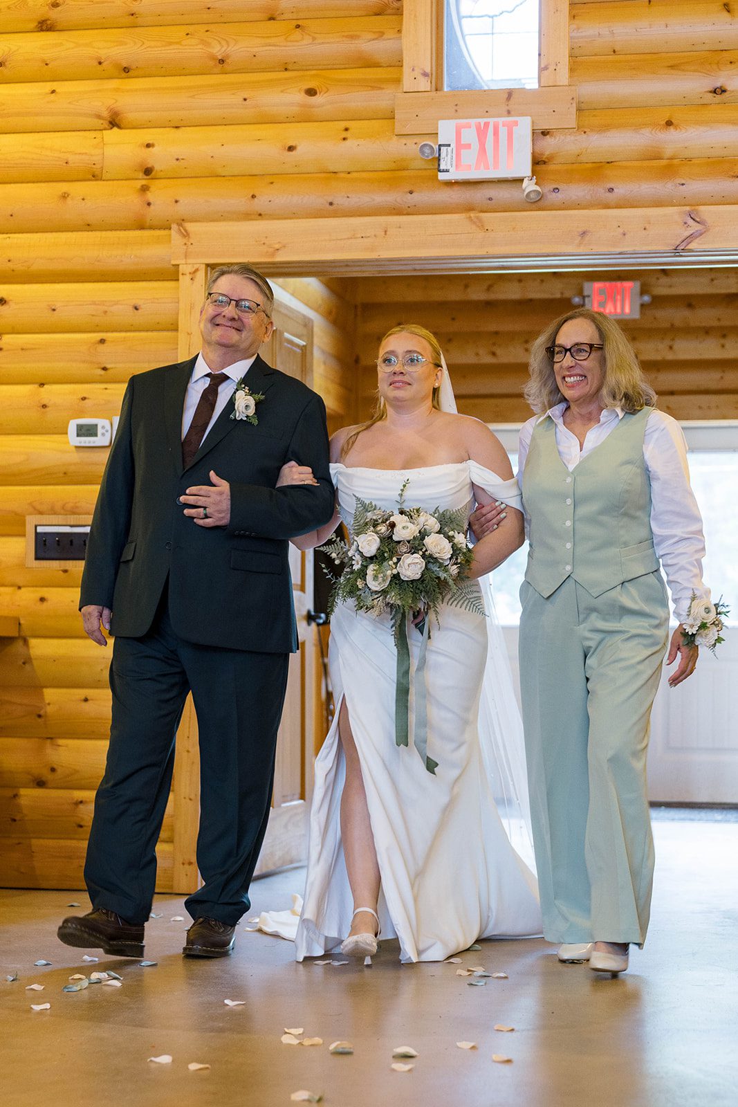 spirit-in-the-pines-timeless-minneapolis-anna-justin-anna-justin-012-07 Spirit in the Pines Wedding | Anna & Justin -