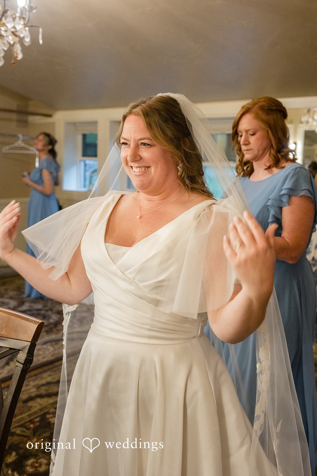 Faith + Brandon Bride getting ready with family