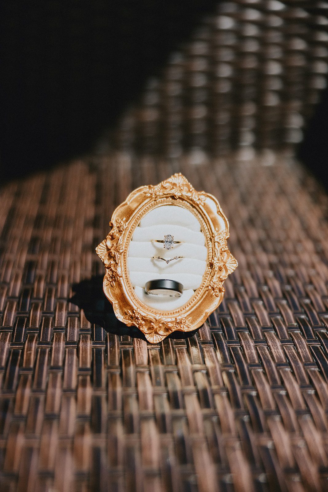 sun-valley-rustic-cleveland-jamie-nick-004-01 Framed table detail