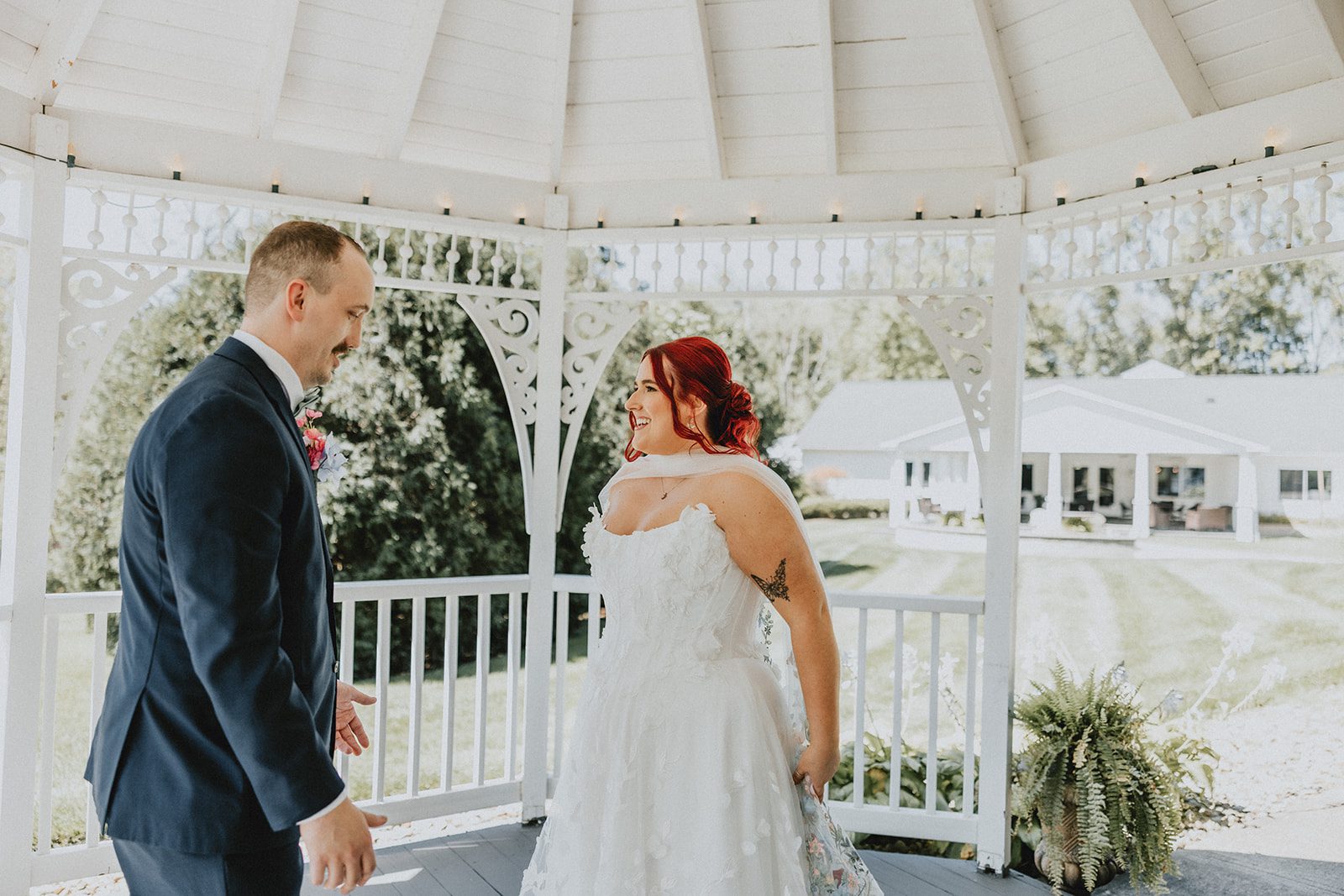 sun-valley-rustic-cleveland-jamie-nick-031-04 Couple's first look at the gazebo at Sun Valley