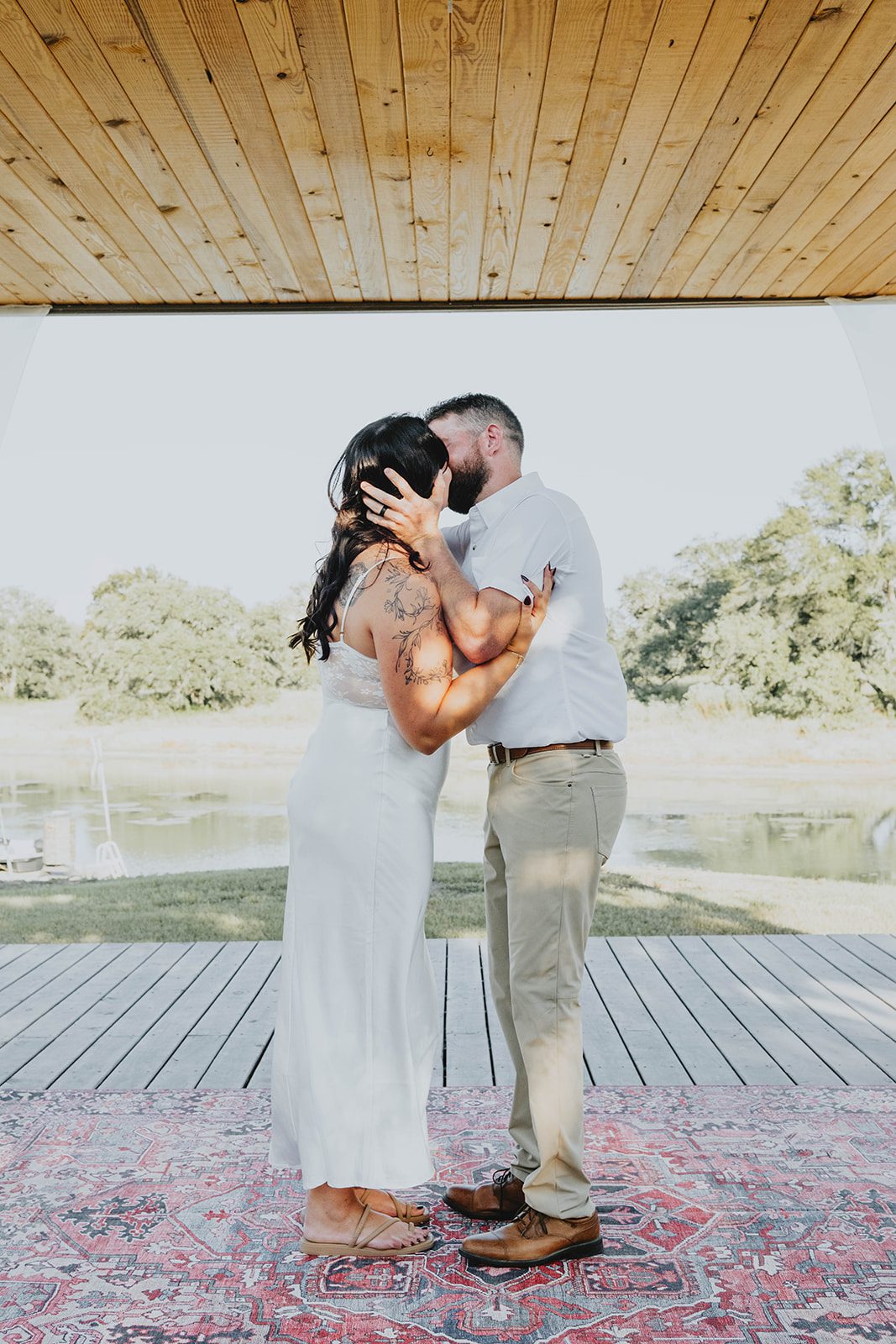 texas-backyard-rustic-austin-megan-kyle-p014-11 First kiss under the pergola