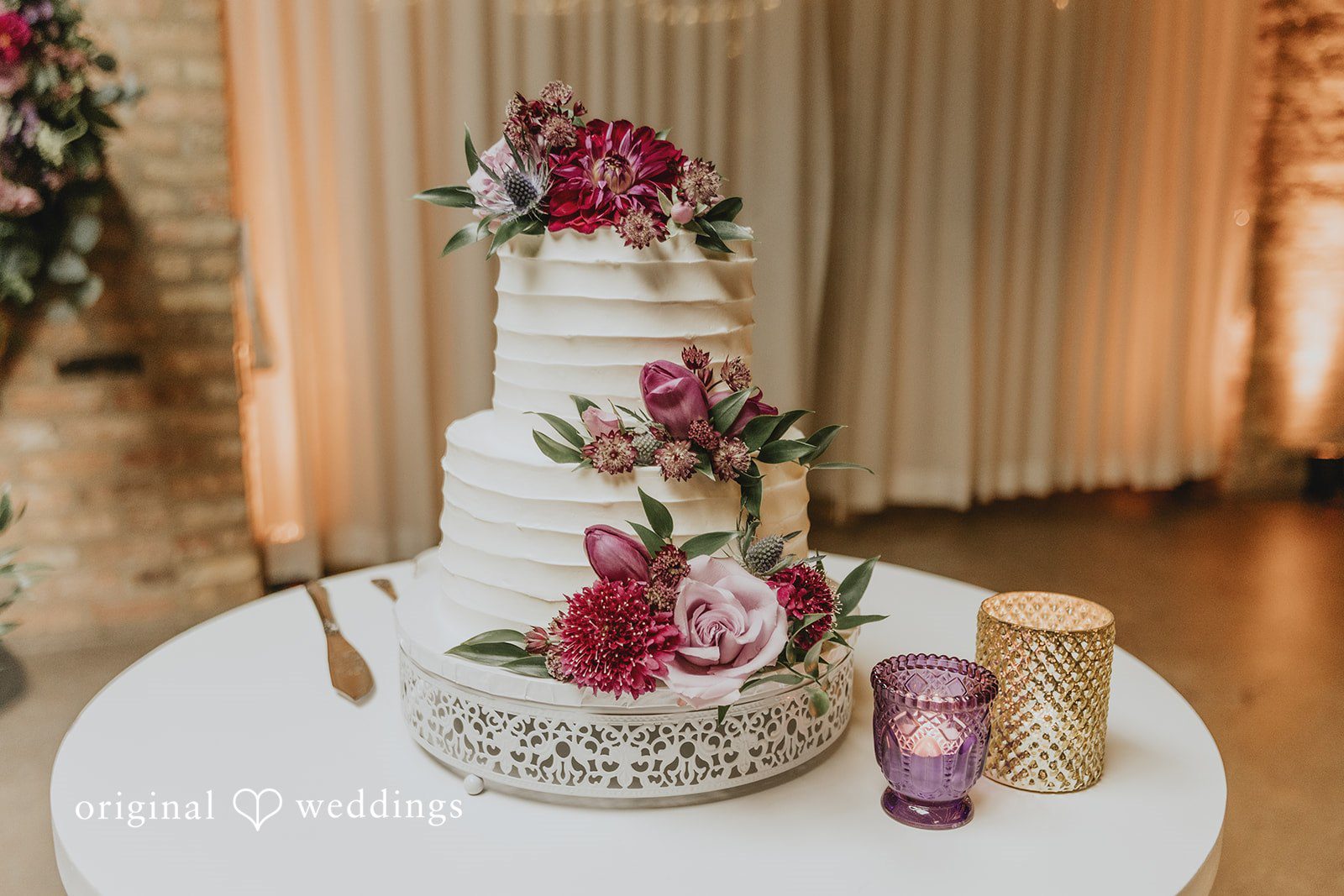 A beautifully decorated wedding cake