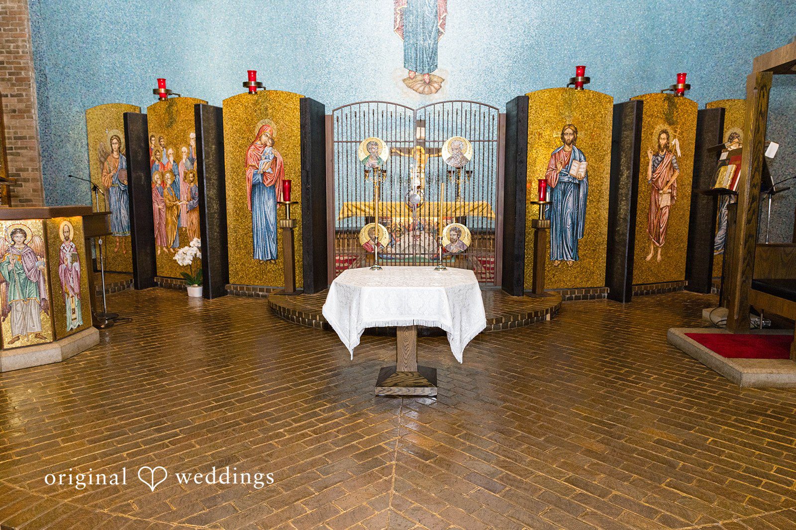 Andrea + Roberto Gold iconostasis at the front of the Orthodox church