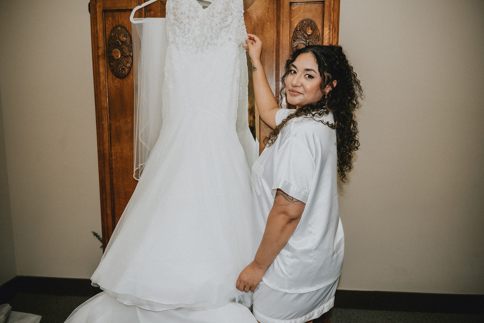 the-empress-estate-rustic-portland-alexis-lucas-alexis-lucas-008-13 The Empress Estate Wedding | Alexis Johnell & Lucas -