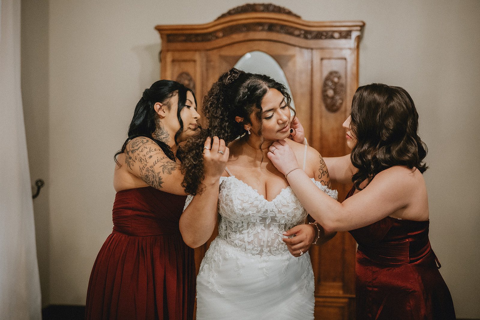 the-empress-estate-rustic-portland-alexis-lucas-alexis-lucas-012-35 The Empress Estate Wedding | Alexis Johnell & Lucas -
