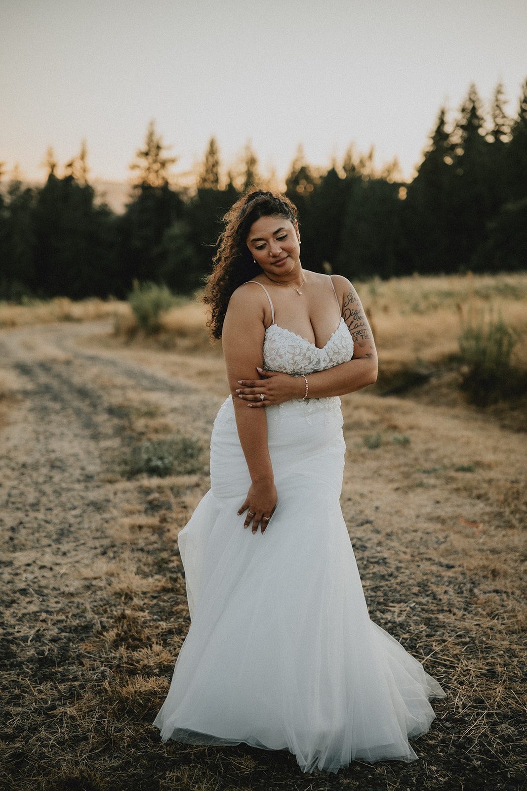 the-empress-estate-rustic-portland-alexis-lucas-alexis-lucas-016-16 The Empress Estate Wedding | Alexis Johnell & Lucas -