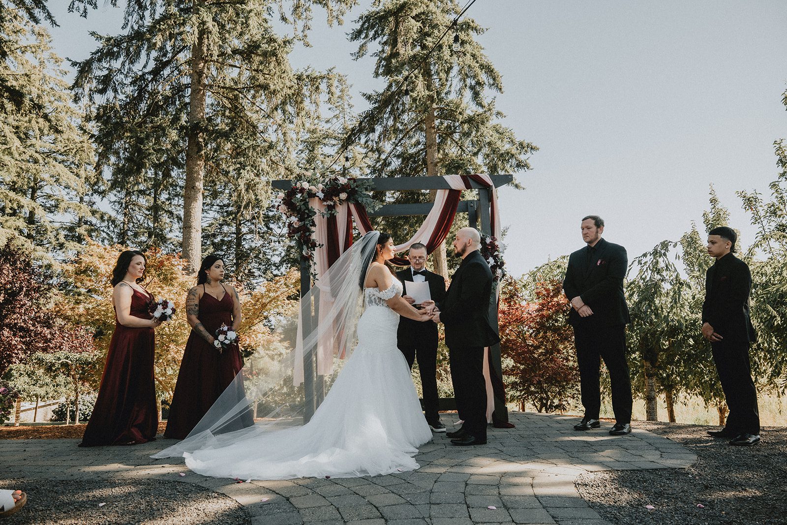 the-empress-estate-rustic-portland-alexis-lucas-alexis-lucas-023-15 The Empress Estate Wedding | Alexis Johnell & Lucas -