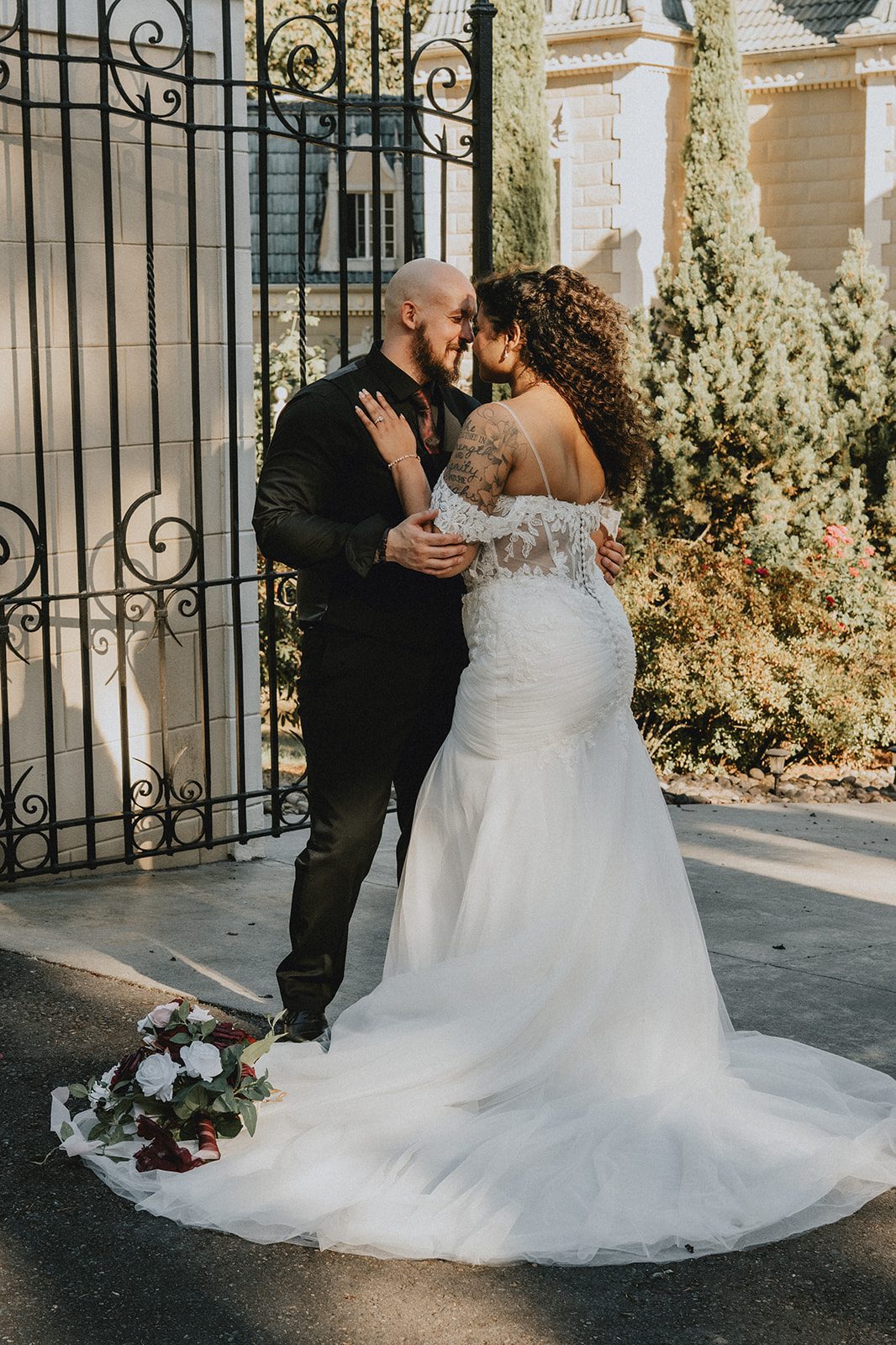 the-empress-estate-rustic-portland-alexis-lucas-alexis-lucas-030-40 The Empress Estate Wedding | Alexis Johnell & Lucas -
