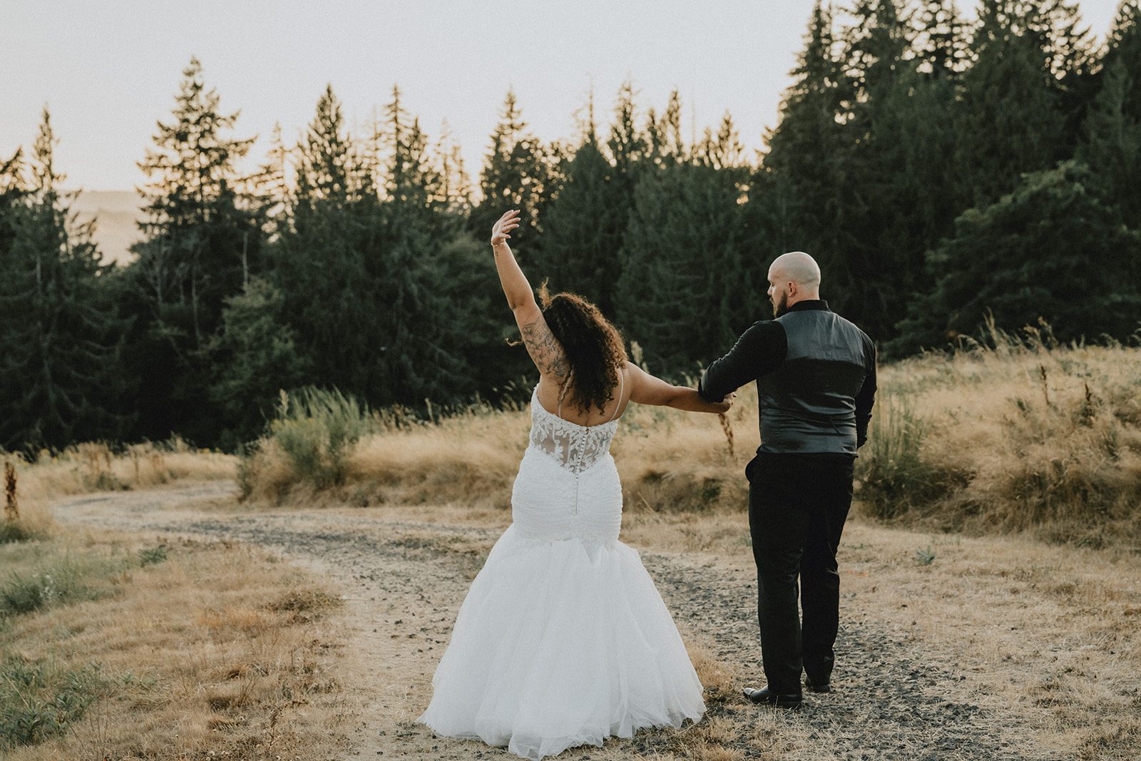 the-empress-estate-rustic-portland-alexis-lucas-alexis-lucas-034-08 The Empress Estate Wedding | Alexis Johnell & Lucas -