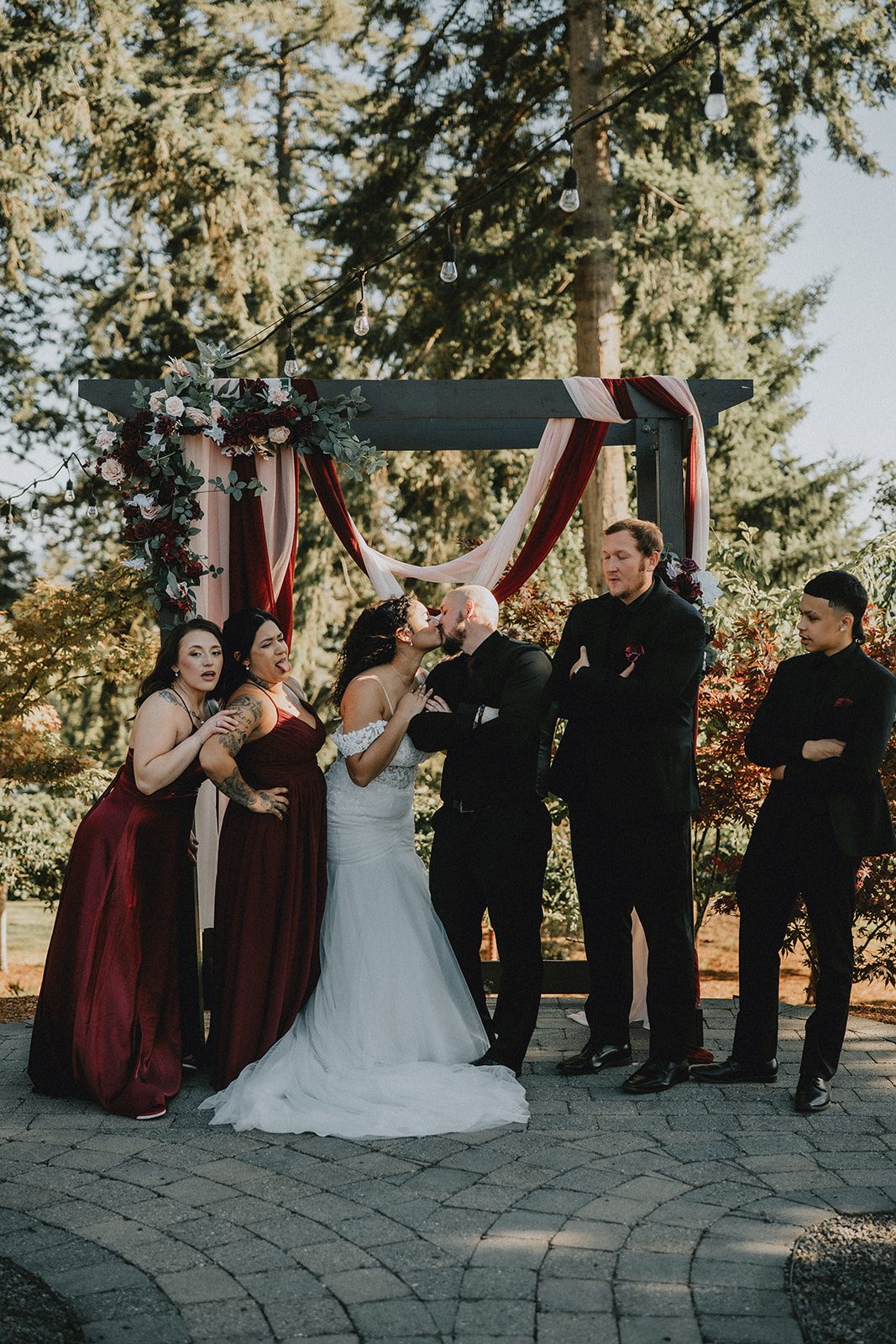 the-empress-estate-rustic-portland-alexis-lucas-alexis-lucas-040-24 The Empress Estate Wedding | Alexis Johnell & Lucas -