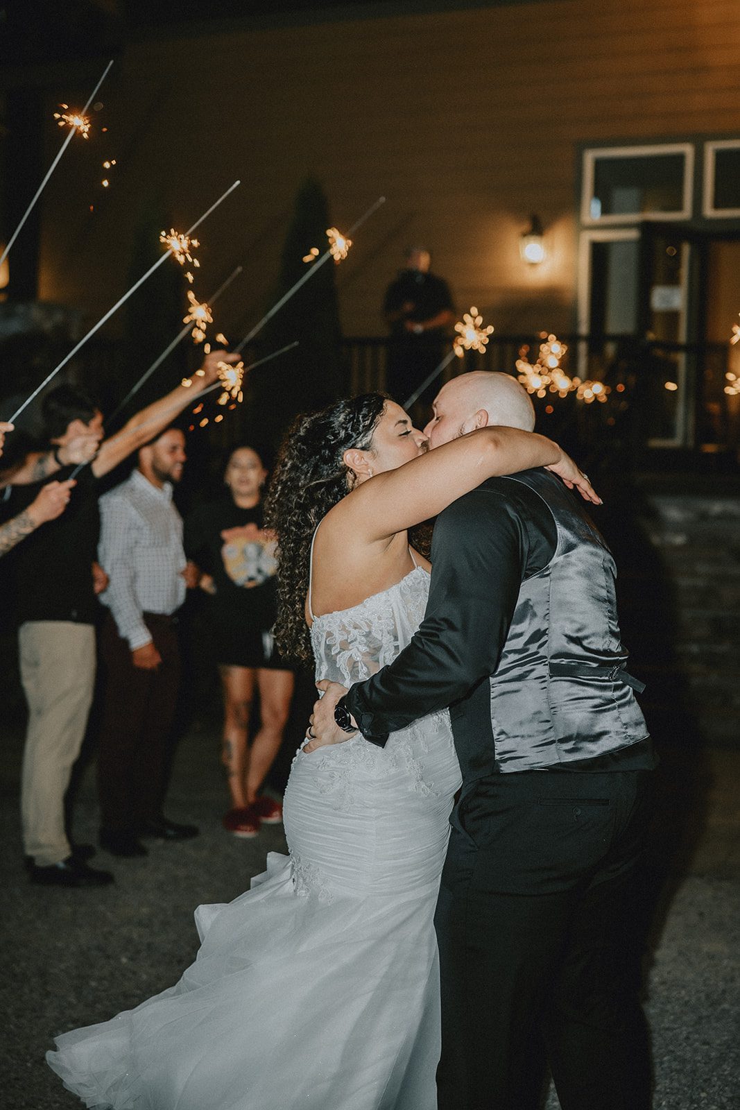 the-empress-estate-rustic-portland-alexis-lucas-alexis-lucas-047-23 The Empress Estate Wedding | Alexis Johnell & Lucas -