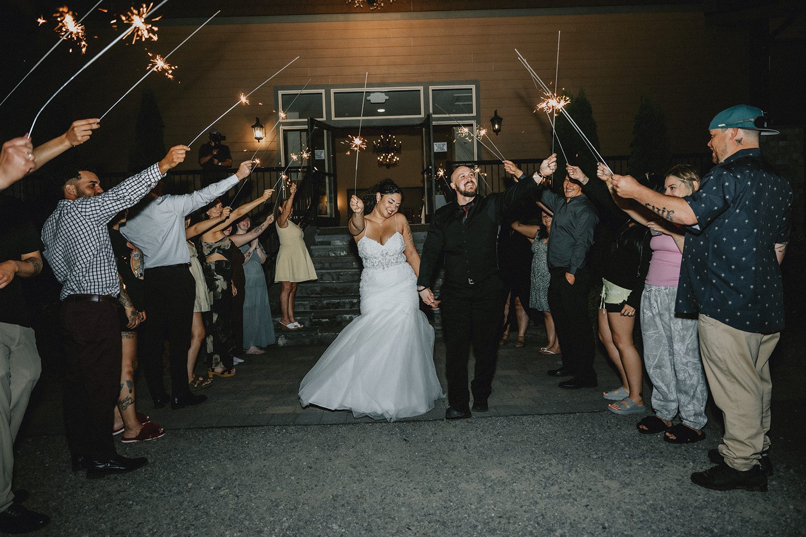 the-empress-estate-rustic-portland-alexis-lucas-alexis-lucas-048-09 The Empress Estate Wedding | Alexis Johnell & Lucas -