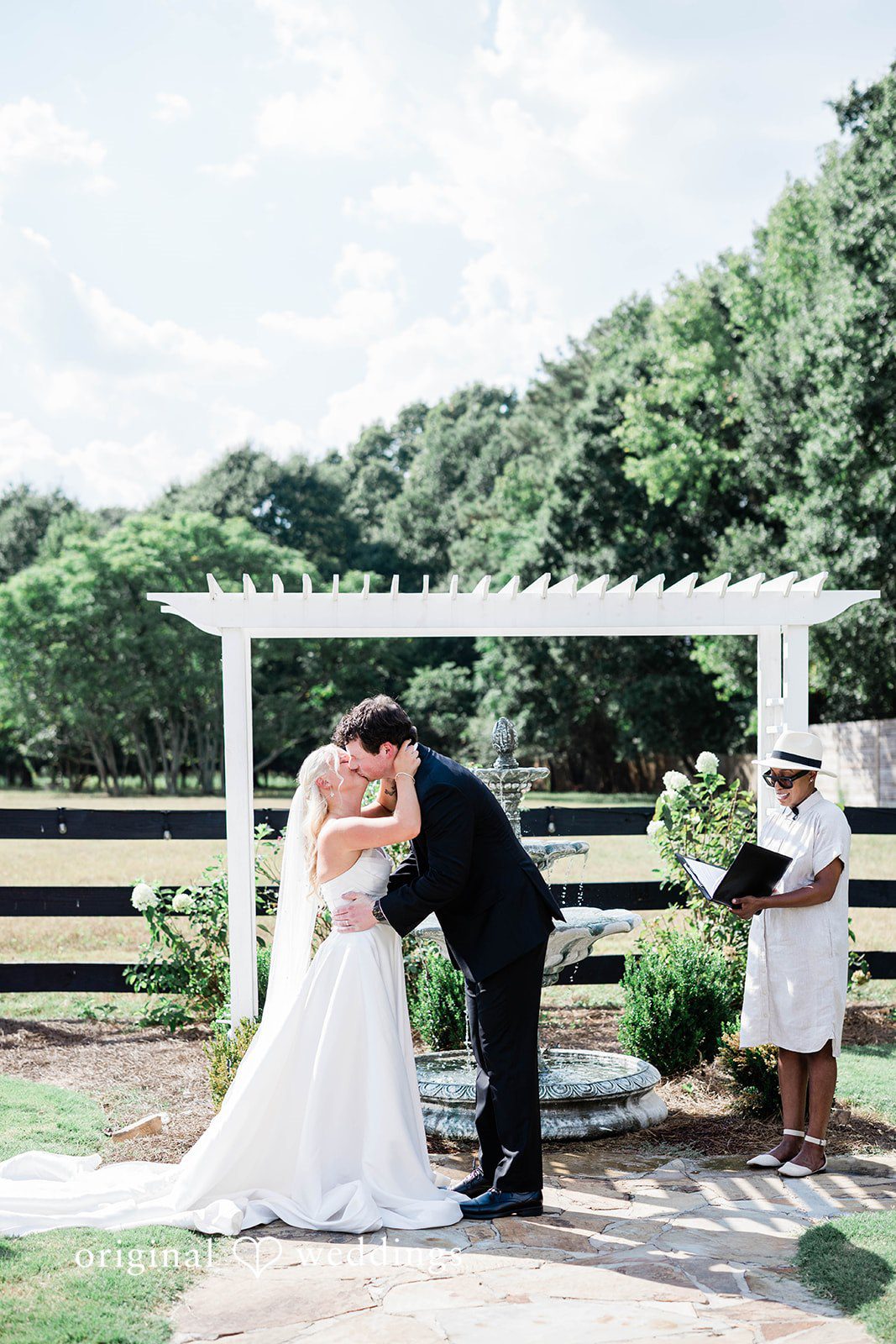 Katey + Liam First kiss