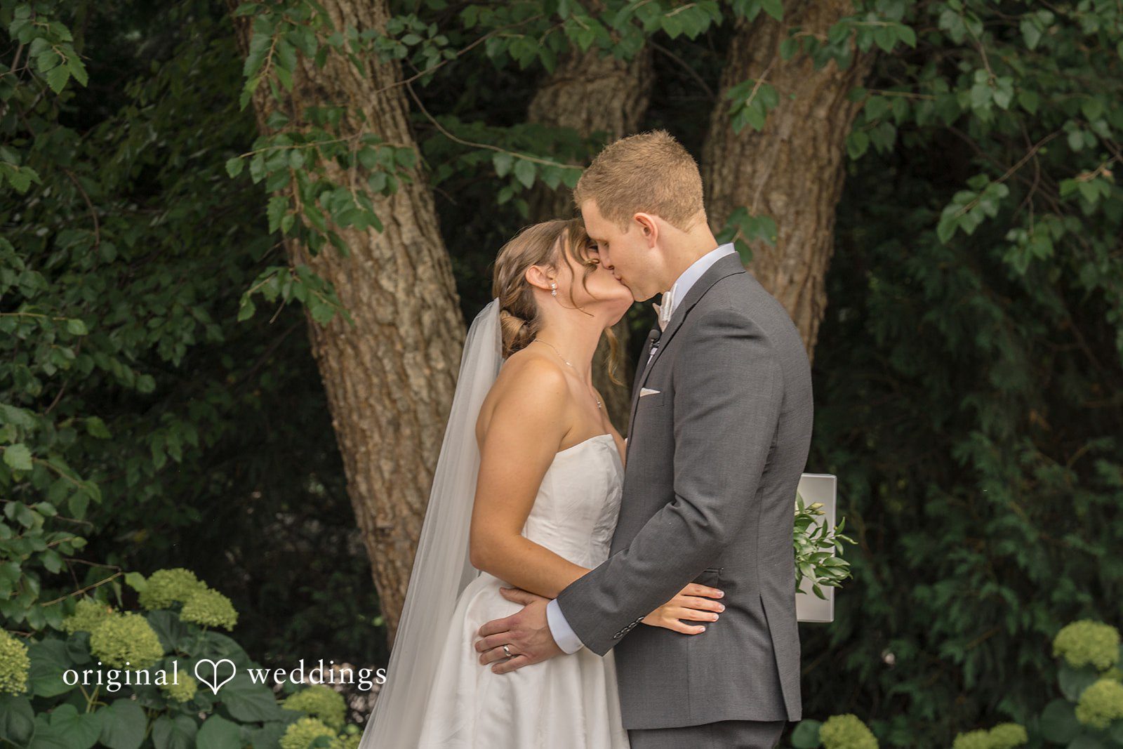 Minneapolis Wedding Photographers at The Madison | Nolan & Angela -