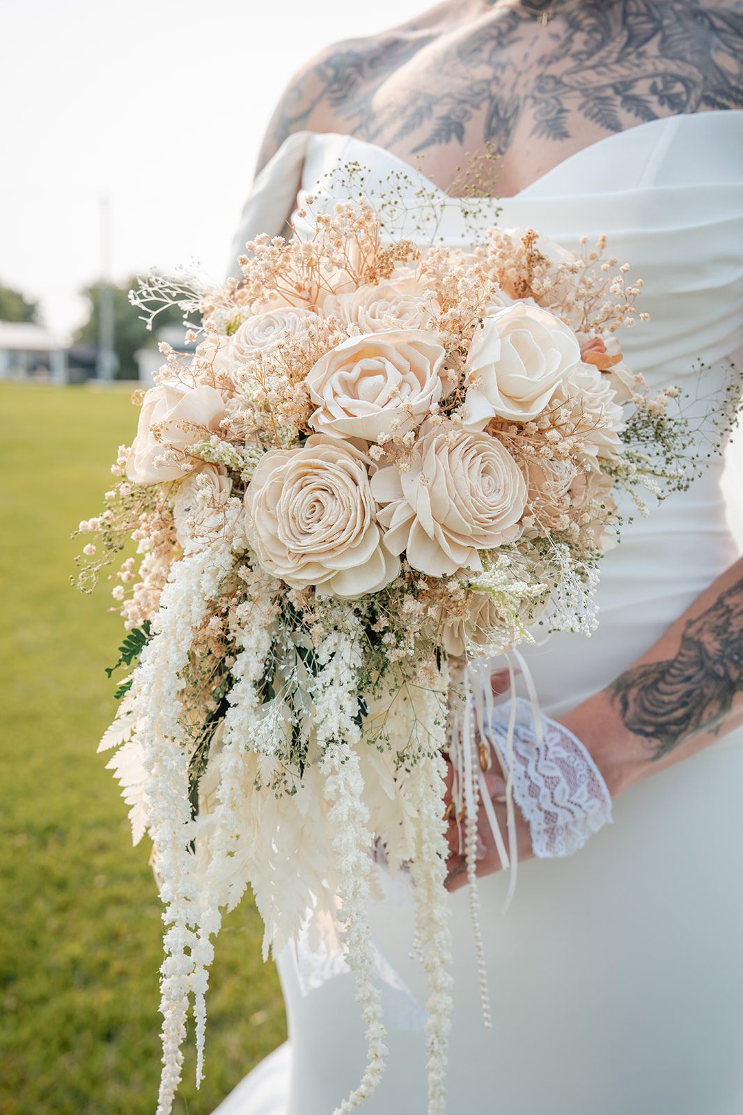 the-midway-timeless-minneapolis-sarah-drew-p008-18 Bridal bouquet of white roses