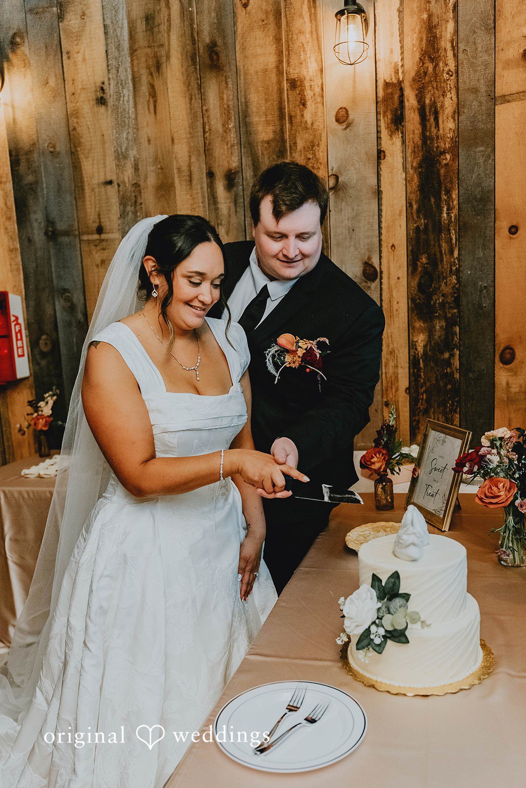 The Swan Barn Door Wedding | Nicole & Nick -