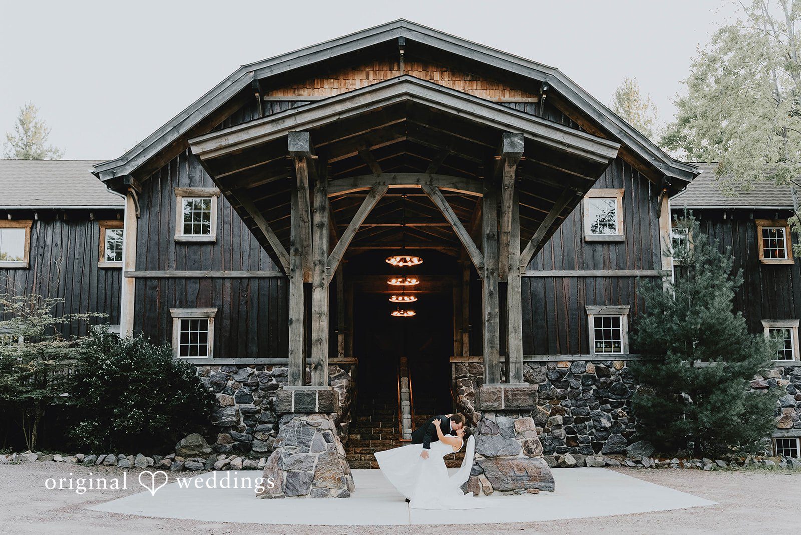 The Swan Barn Door Wedding | Nicole & Nick -