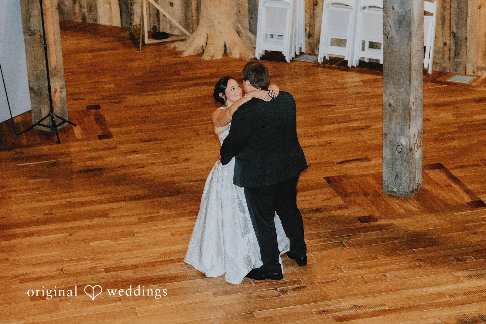 The Swan Barn Door Wedding | Nicole & Nick -