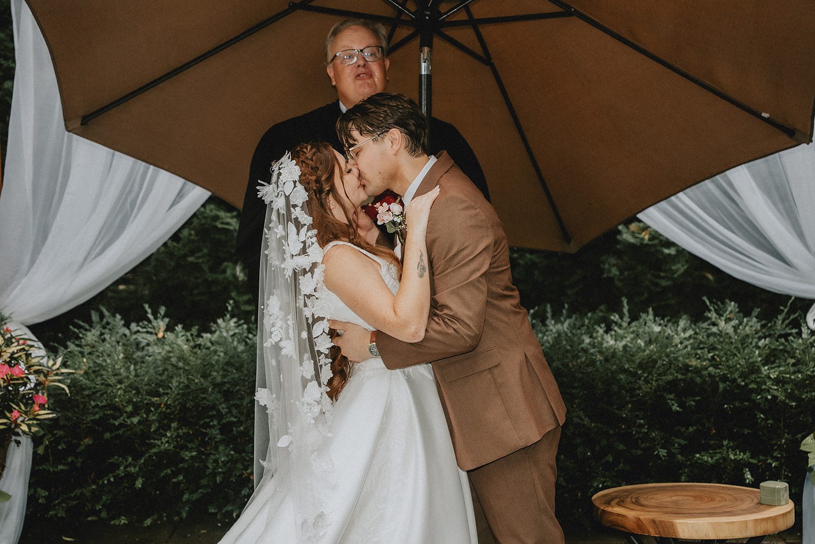 First kiss as a married couple