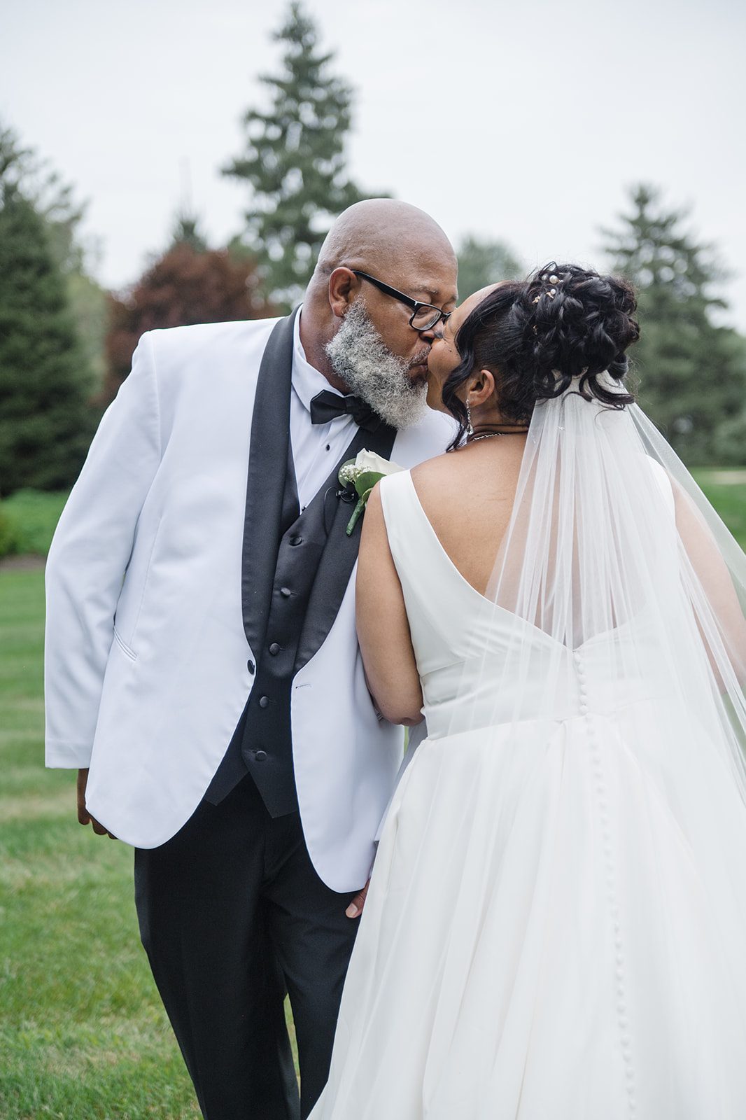 toms-country-place-timeless-cleveland-theodore-kimberle-theodore-kimberle-026-12 Tom's Country Place Wedding | Theodore & Kimberle -