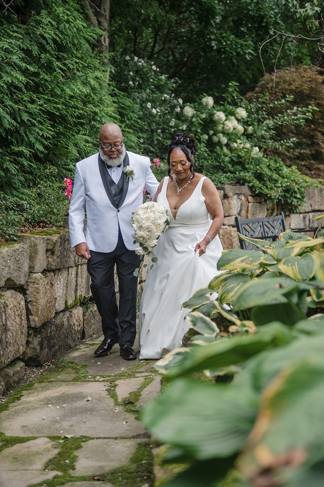 toms-country-place-timeless-cleveland-theodore-kimberle-theodore-kimberle-027-04 Tom's Country Place Wedding | Theodore & Kimberle -