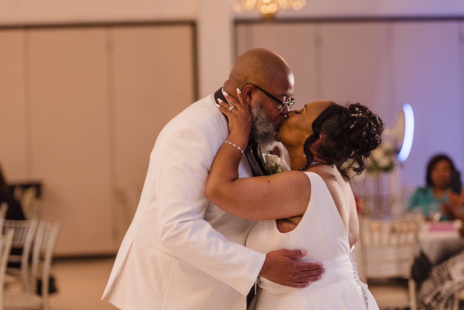 toms-country-place-timeless-cleveland-theodore-kimberle-theodore-kimberle-039-20 Tom's Country Place Wedding | Theodore & Kimberle -