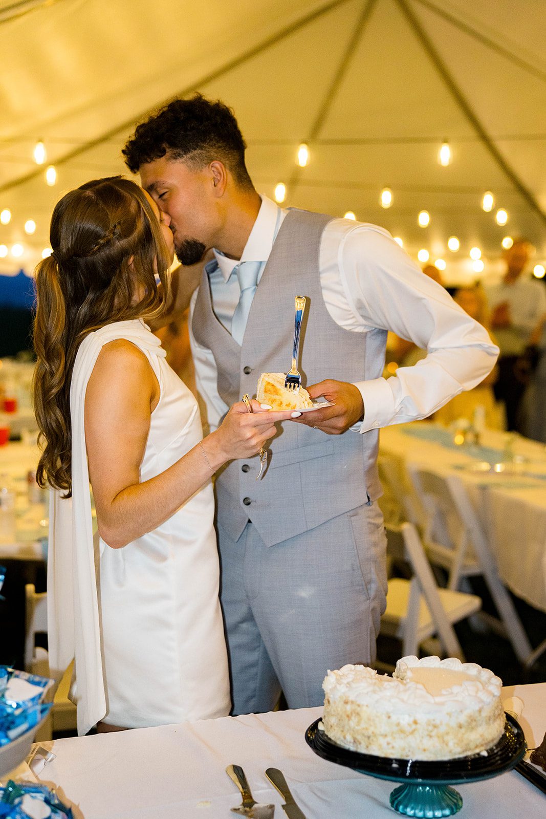 Wedding cake on the dessert table
