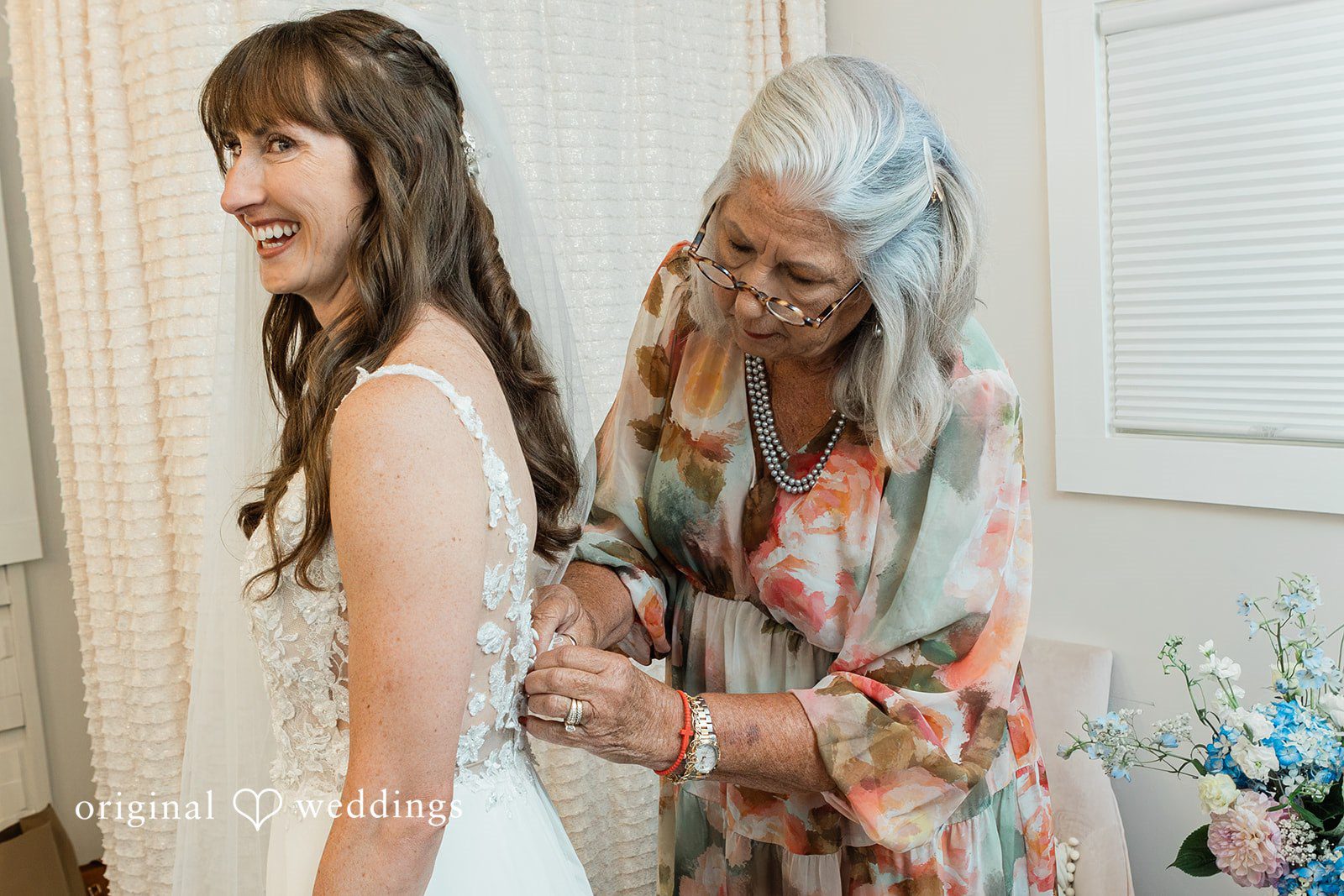 Rachel + Matt Bride getting ready with family at Wisteria Gardens