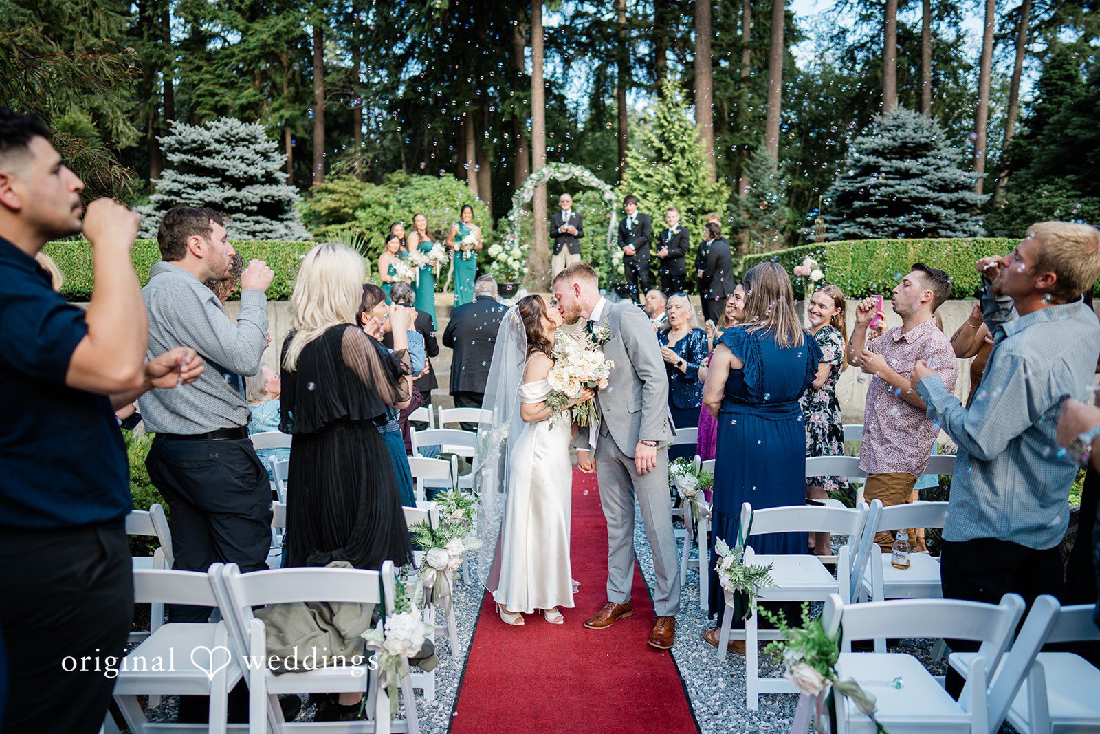 Sophie + Taylor A kiss on the aisle